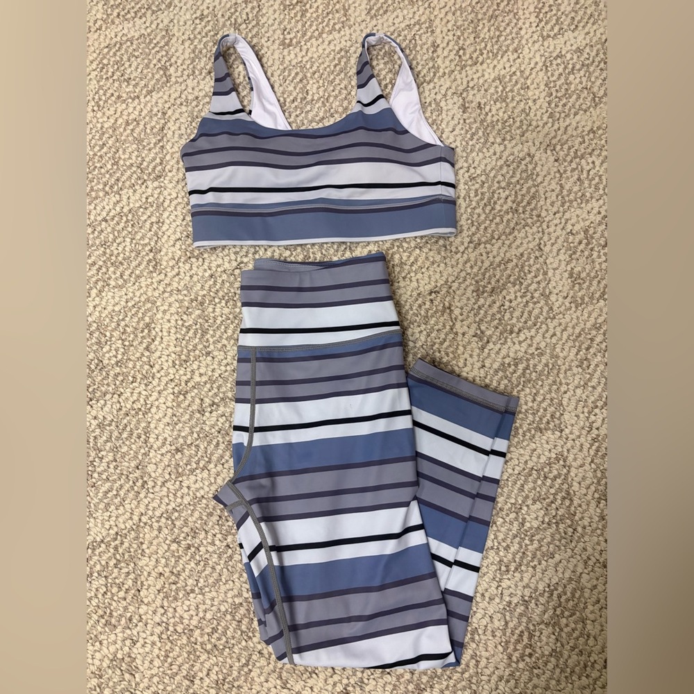 ZYIA Active - Striped Blue and Gray Women's Matching Bra Sz Lrg and Leggings